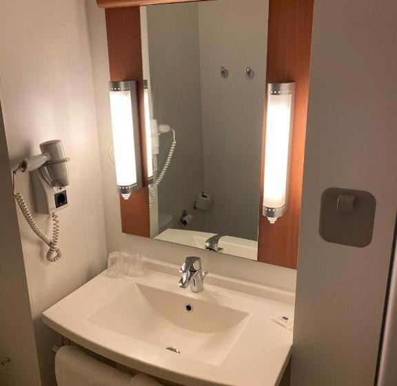 اتاق استاندارد سه نفره, Ibis Braga