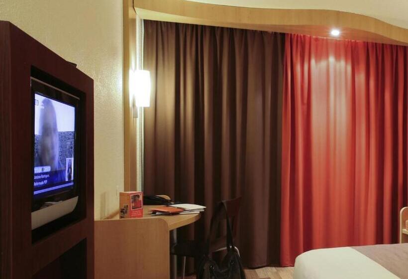 اتاق استاندارد سه نفره, Ibis Braga