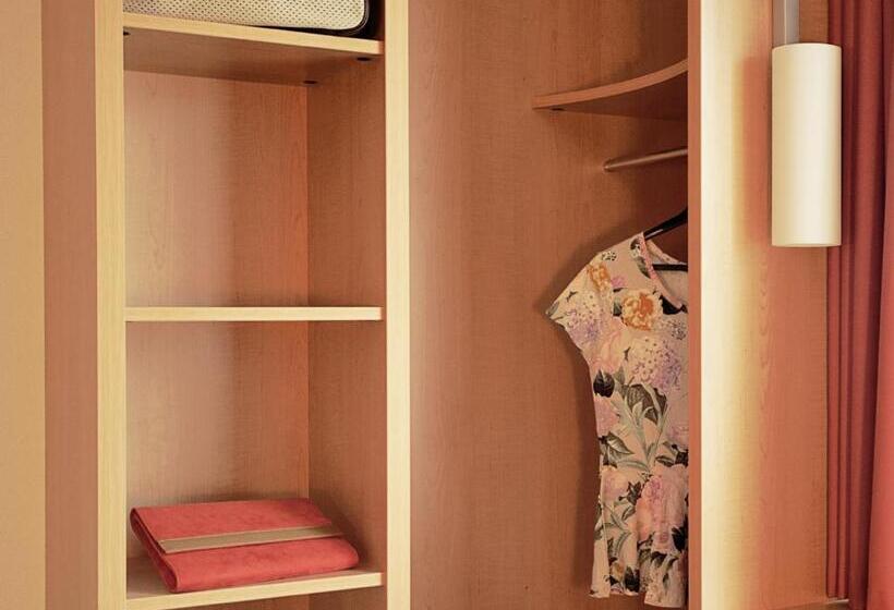 اتاق استاندارد سه نفره, Ibis Braga