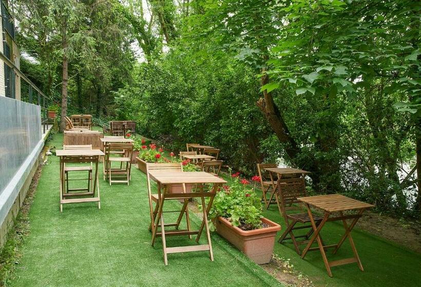 ガーデンビュースタンダードルーム, Iriguibel Huarte Pamplona