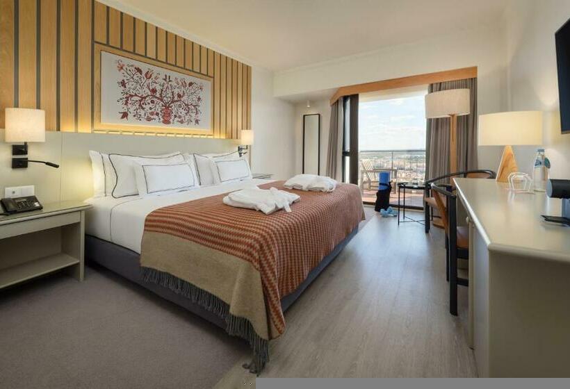 سوییت, Melia Castelo Branco