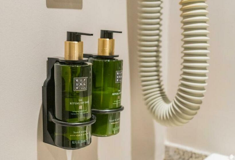 سوییت, Melia Castelo Branco