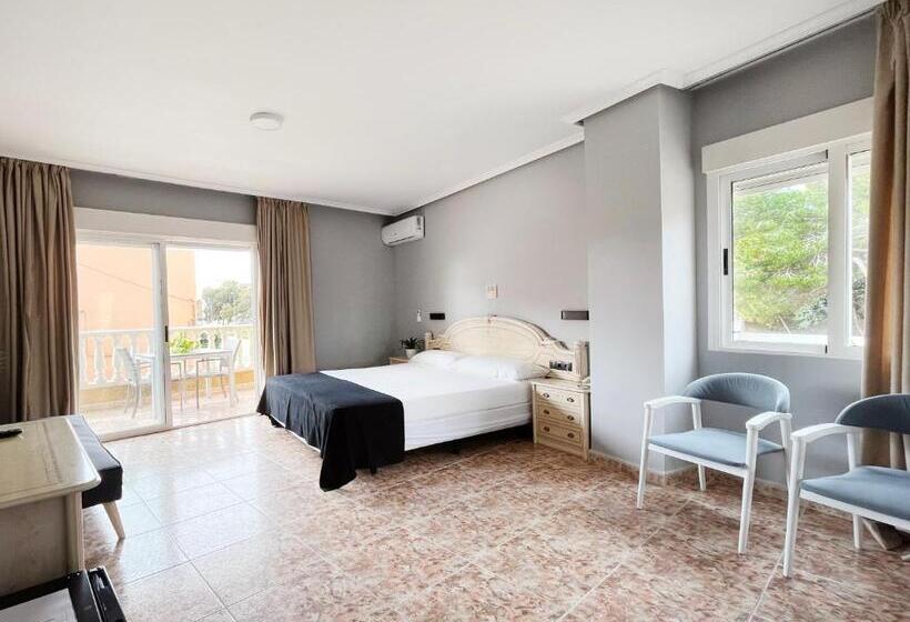 디럭스 트리플 룸, Parquemar Premium Beach