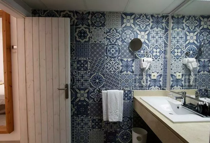 اتاق استاندارد با چشم‌انداز دریا, Bg Hotel Portinatx Beach Club