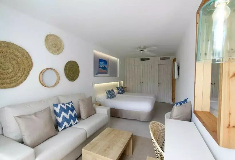 سوییت جونیور, Bg Hotel Portinatx Beach Club
