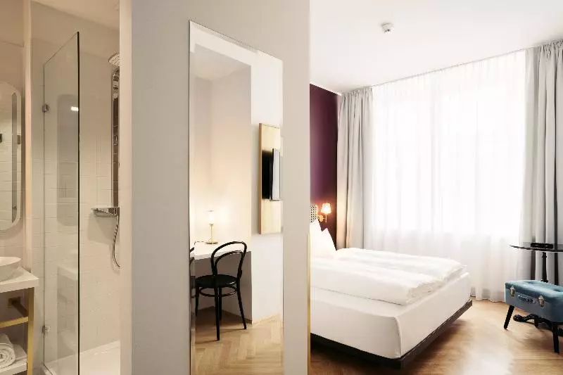 اتاق استاندارد, Schani Salon