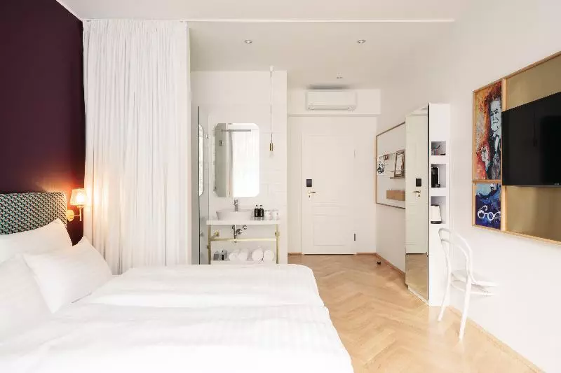 اتاق استاندارد, Schani Salon