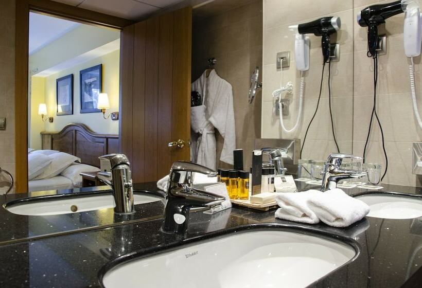 غرفة قياسية ثلاثية, Ski Plaza Hotel & Wellness