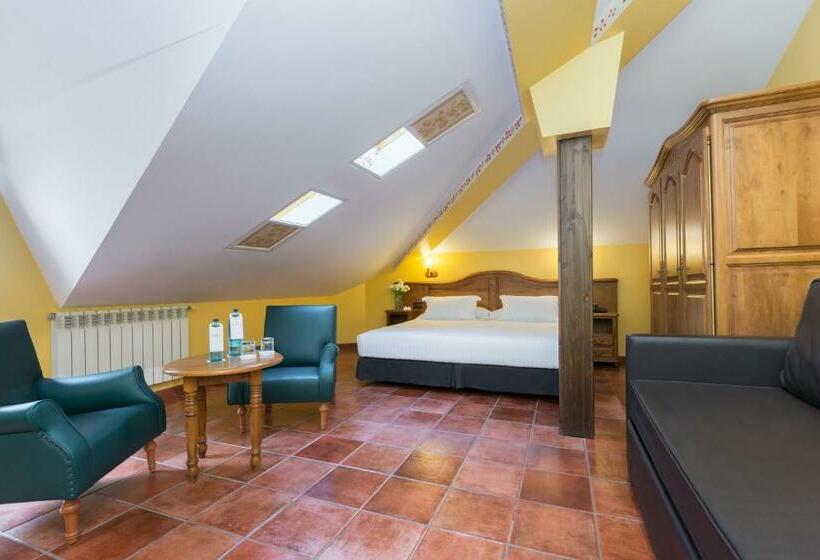 جناح جونيور, Ski Plaza Hotel & Wellness