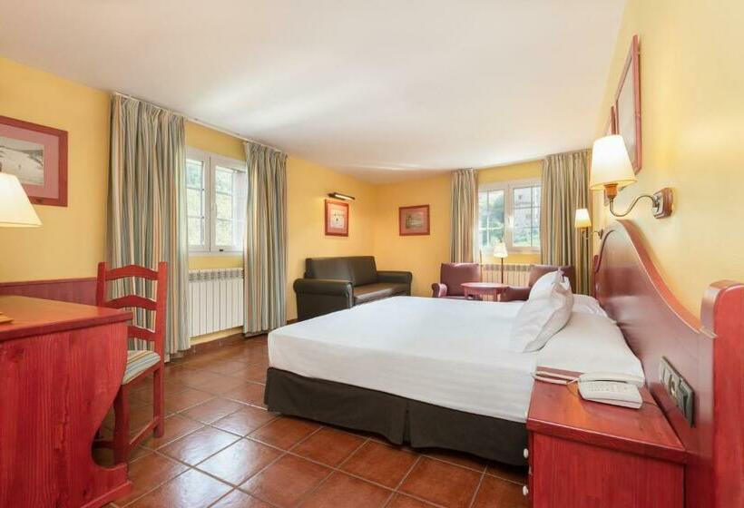 جناح جونيور, Ski Plaza Hotel & Wellness