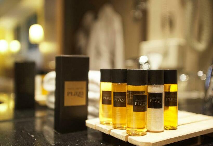 جناح جونيور, Ski Plaza Hotel & Wellness