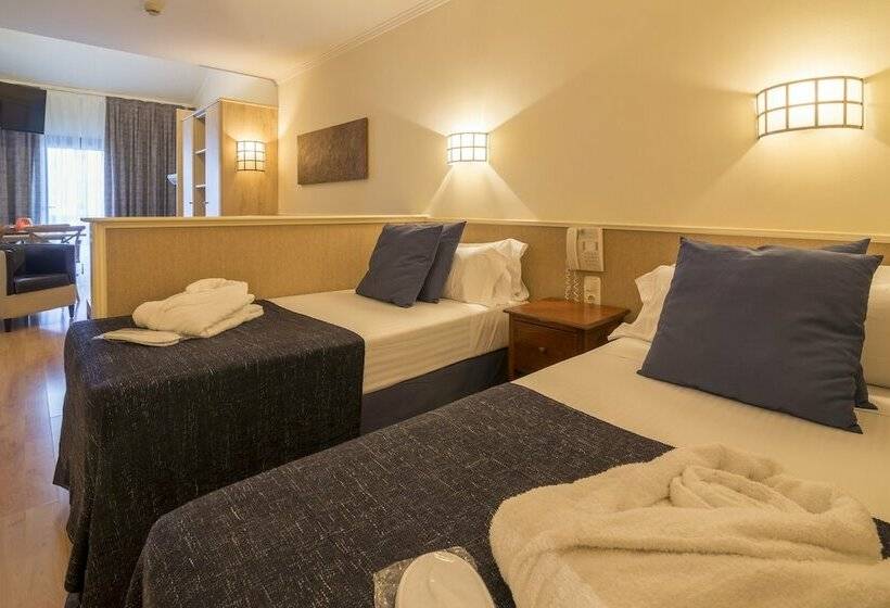 اتاق خانوادگی, YOMO Patagonia