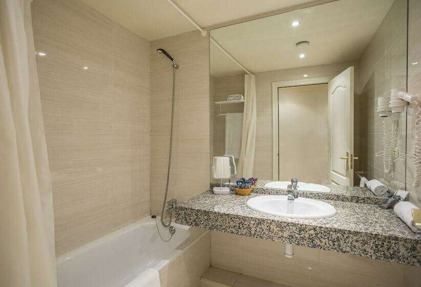 اتاق خانوادگی, YOMO Patagonia