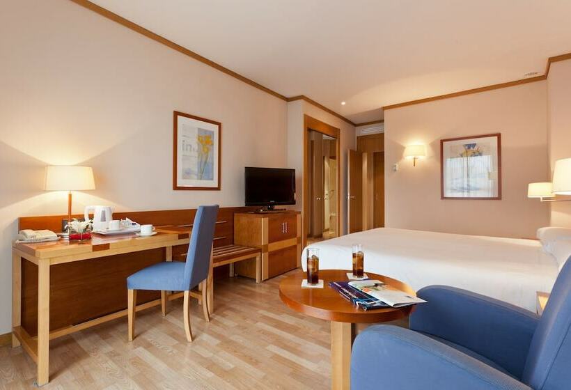 غرفة قياسية, Senator Parque Central