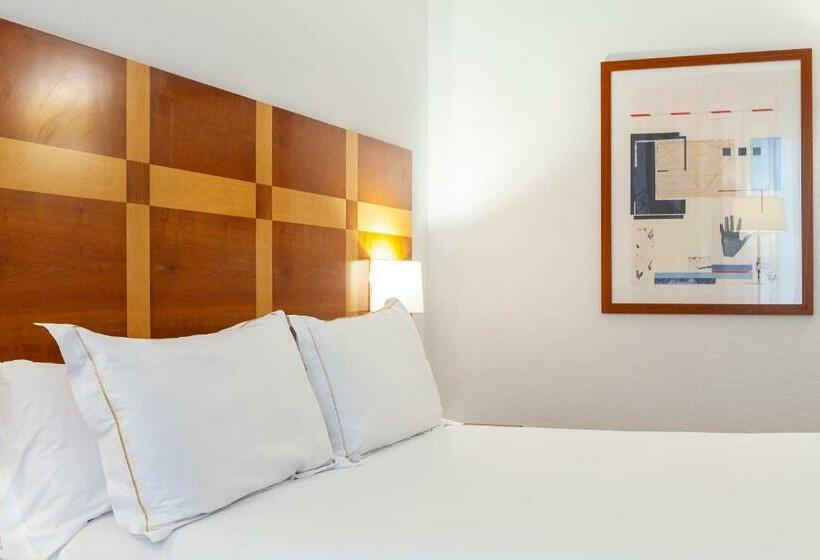 غرفة تنفيذية, Senator Parque Central