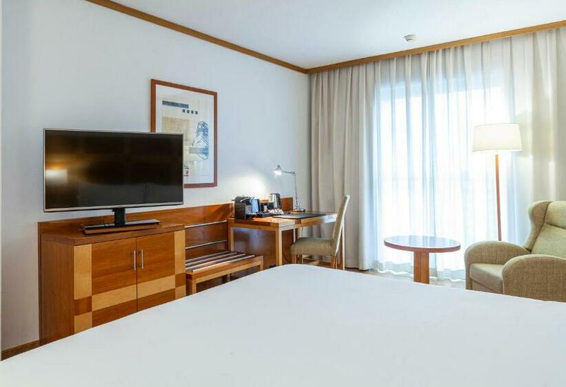 غرفة تنفيذية, Senator Parque Central