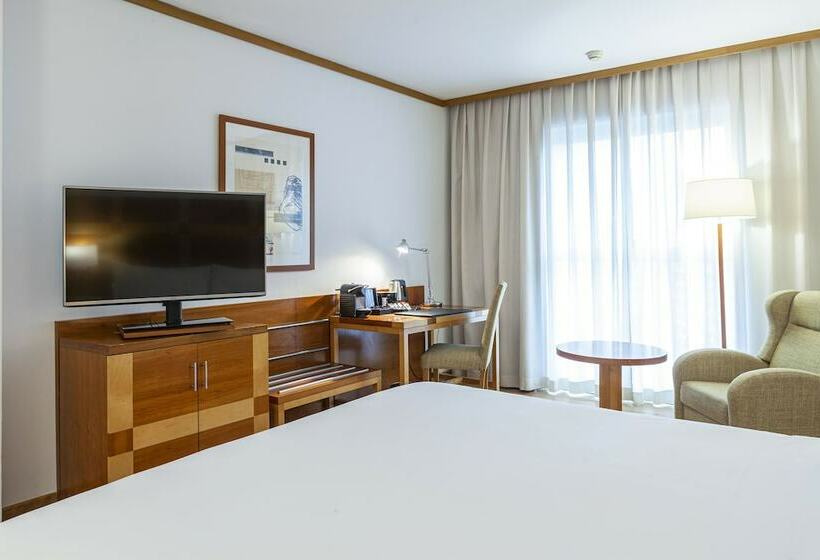 غرفة تنفيذية, Senator Parque Central