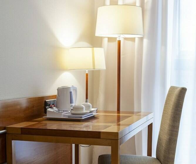 غرفة تنفيذية, Senator Parque Central