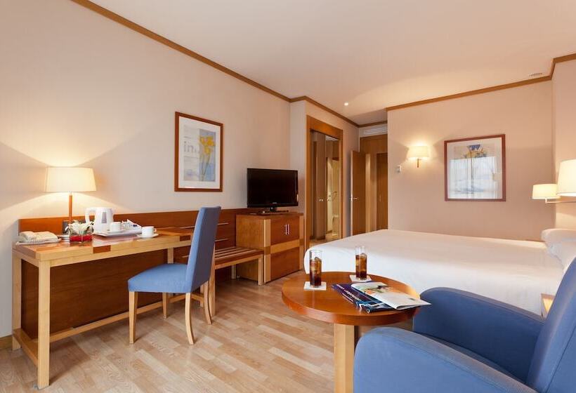 غرفة قياسية, Senator Parque Central