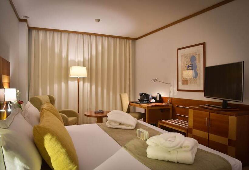 غرفة تنفيذية, Senator Parque Central