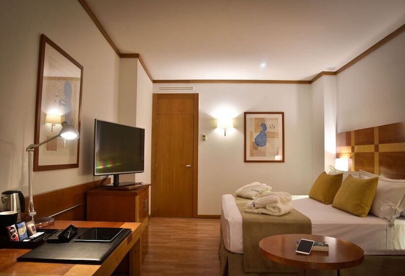 غرفة تنفيذية, Senator Parque Central