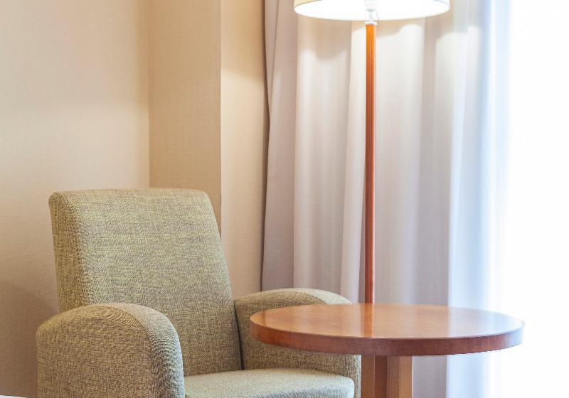 غرفة قياسية, Senator Parque Central