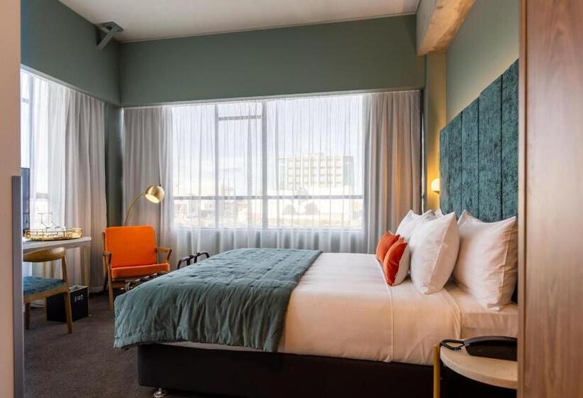 带大床的高级房间, The Muse Christchurch Art