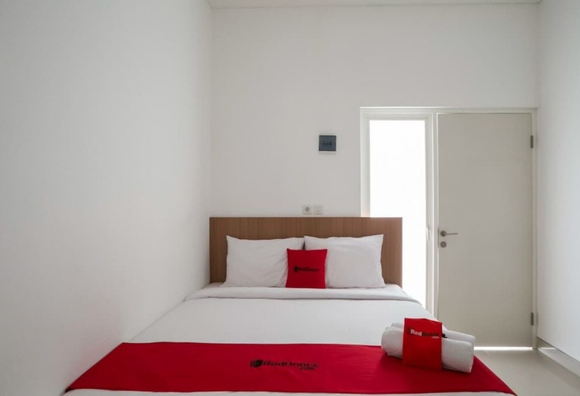 スタンダードルーム, Reddoorz Syariah Near Lapangan Pancasila Simpang Lima