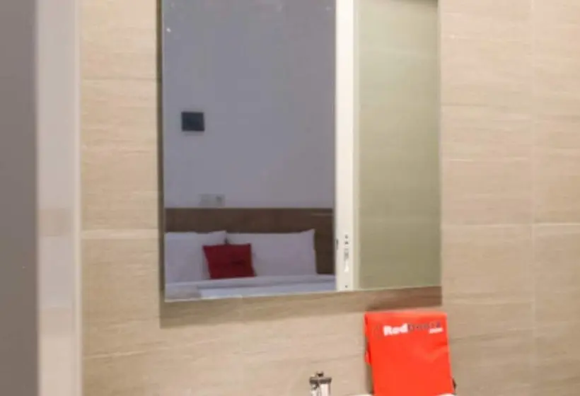 スタンダードルーム, Reddoorz Syariah Near Lapangan Pancasila Simpang Lima
