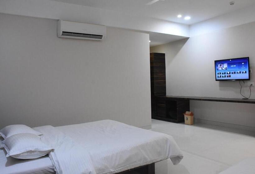 اتاق لوکس سه تخته, President Banquet & Lawns