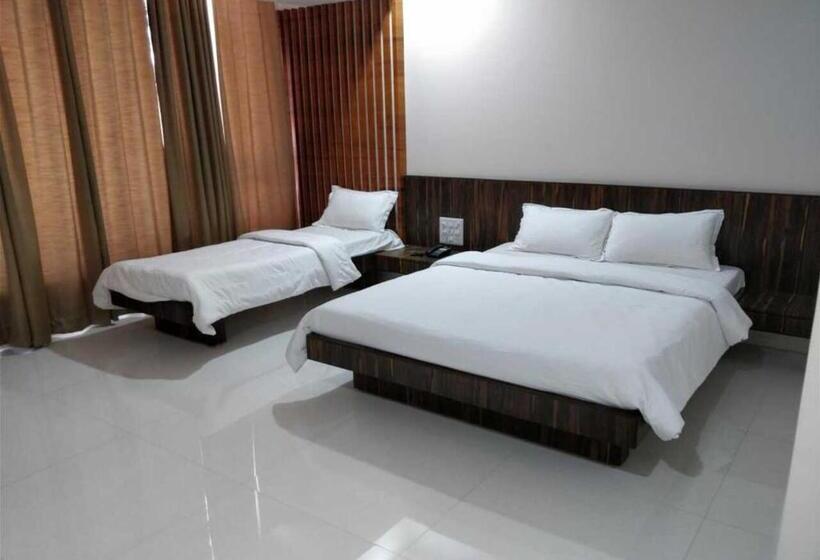 اتاق لوکس سه تخته, President Banquet & Lawns