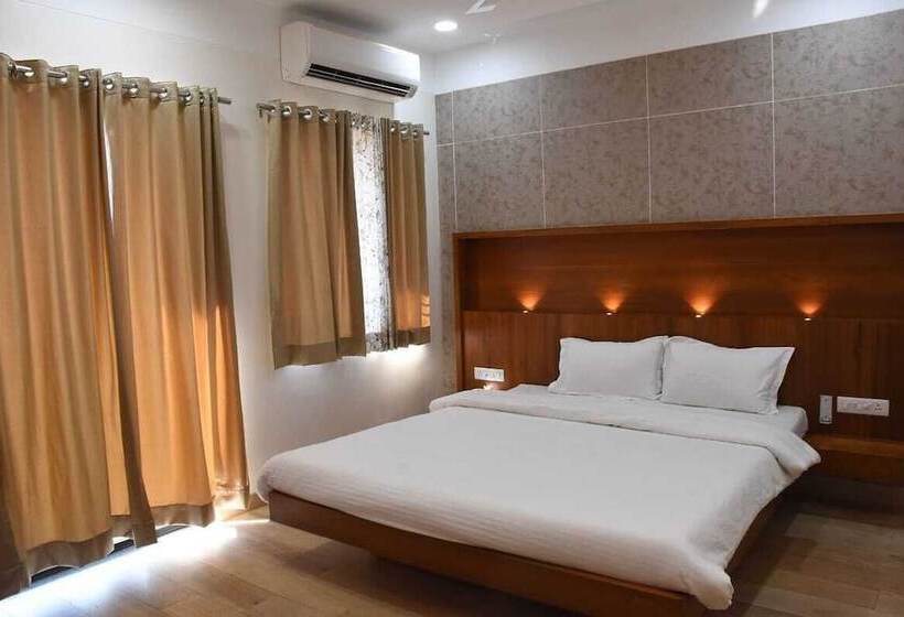 اتاق اجرایی, President Banquet & Lawns