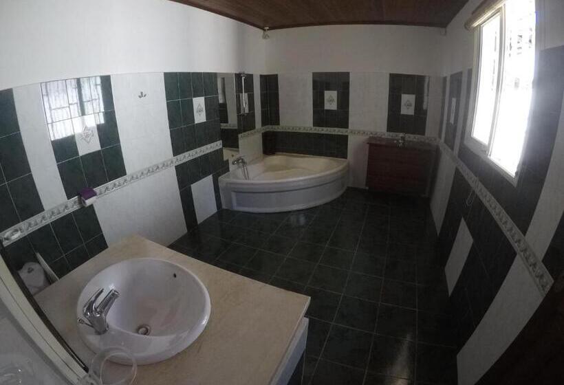 اتاق استاندارد با چشمانداز استخر, Villa Les Cocotiers