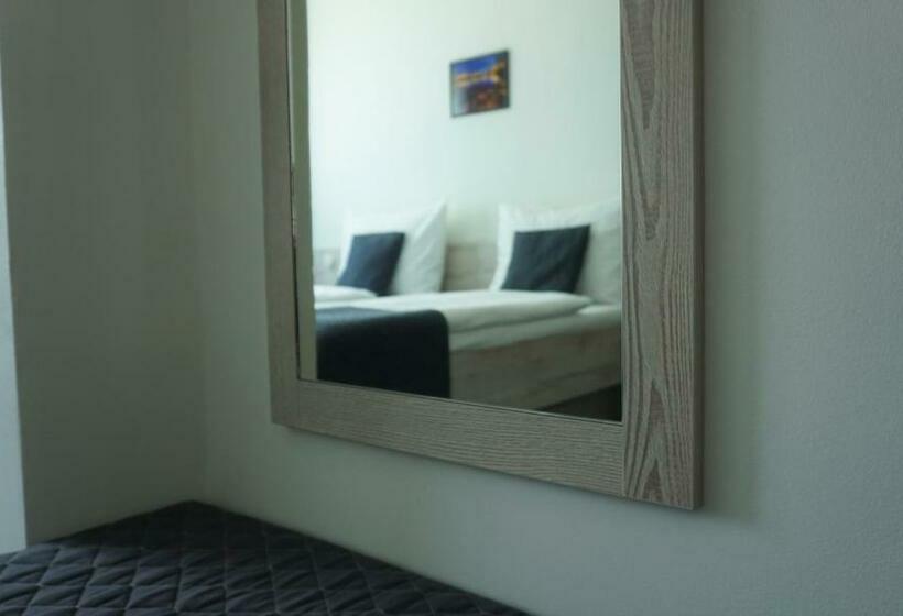 标准间, Metropol Cb