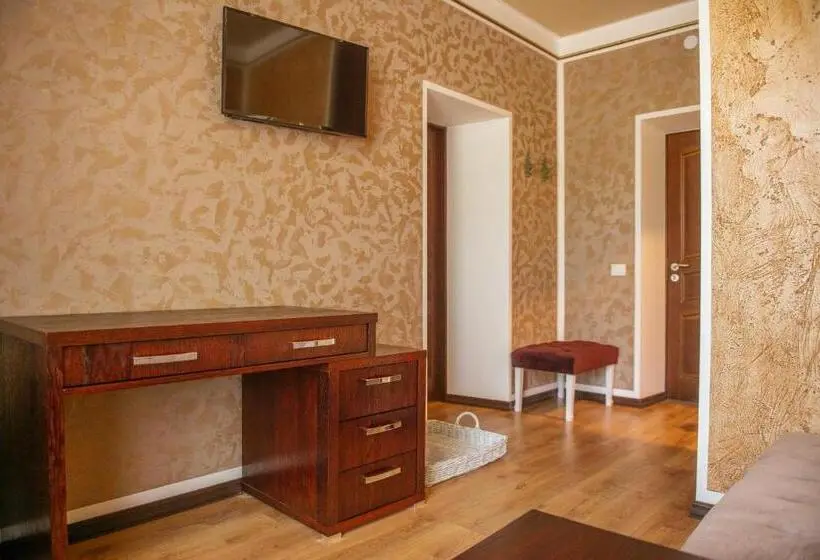 سوییت, Central Hotel Radviliškis
