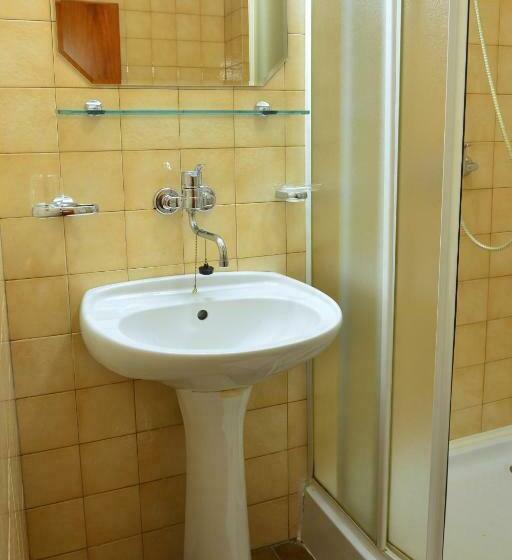 اتاق استاندارد یک نفره, Bestar