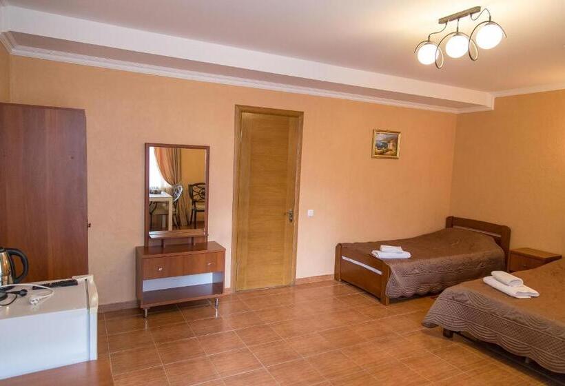 Family Suite, Delfin