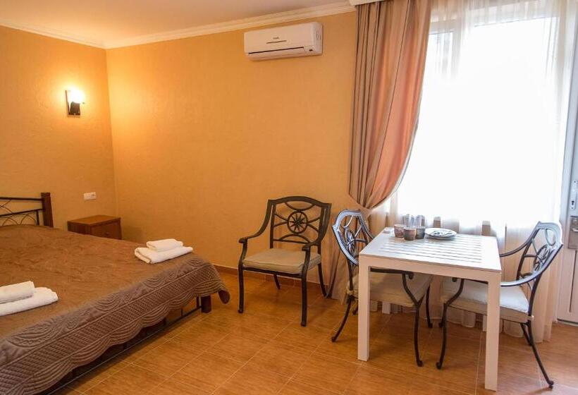 Family Suite, Delfin