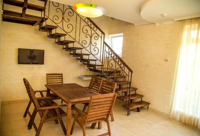 Вилла 3 Спальни, Delfin