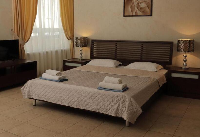 Апартаменты 1 Спальня Нижний Этаж, Delfin