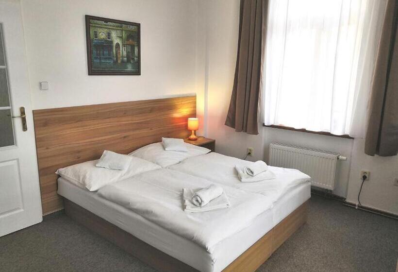 غرفة إقتصادية, U Brány