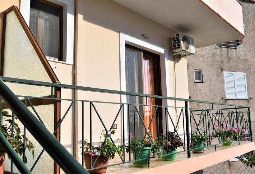 Triple Room Sea View, Villa Zeneli