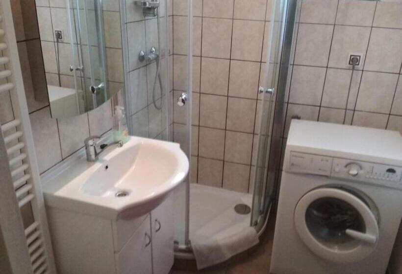 带1个卧室的带阳台的公寓, Penzion Beta