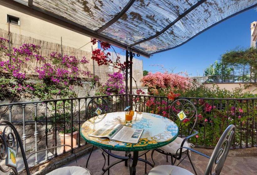 スタンダードインサイドビュールーム, Villa Maresca B&b