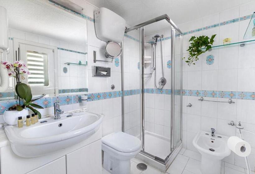 ガーデンビュースタンダードルーム, Villa Maresca B&b