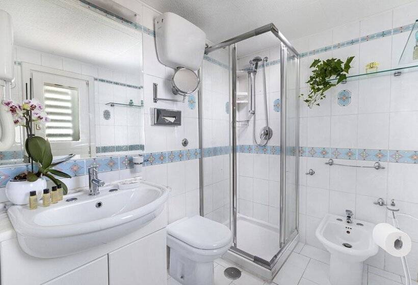 ガーデンビュースタンダードルーム, Villa Maresca B&b