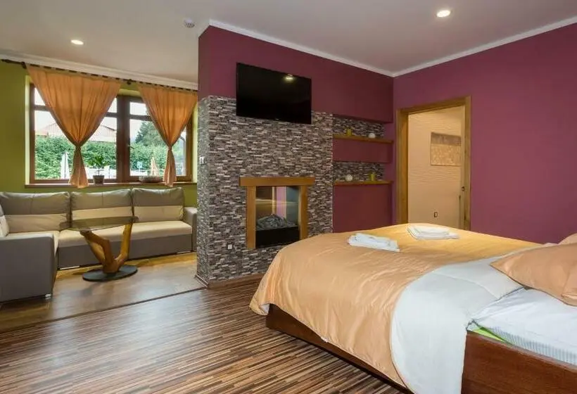 キングサイズベッドのデラックススイート, Relax Hotel Valaška
