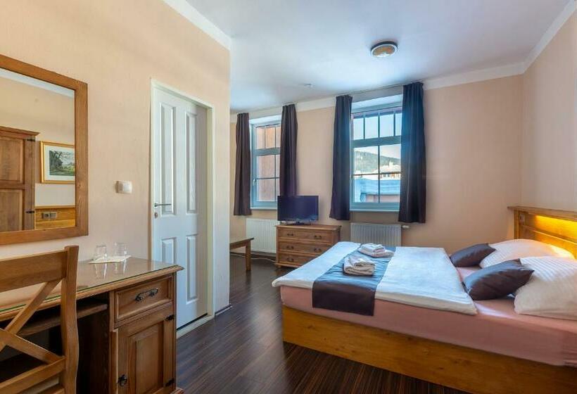 חדר משפחתי, Relax Hotel Valaška