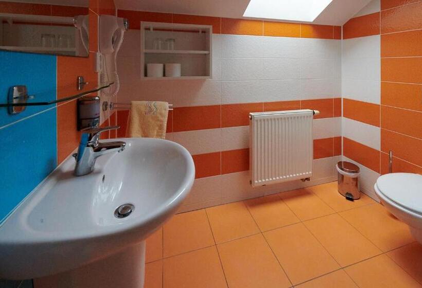 Четырехместный Номер Стандарт, Penzion U Strakatého Koně