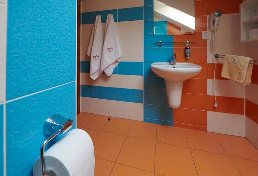 Четырехместный Номер Стандарт, Penzion U Strakatého Koně